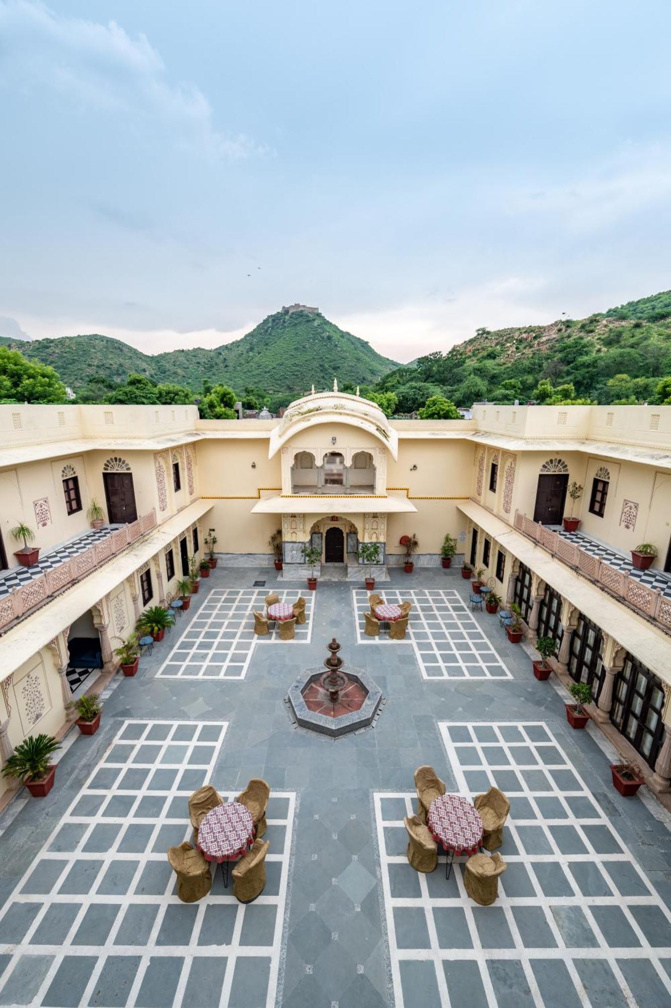 Dhulagarh Heritage Palace Hotel Near Jaipur Bānskhoh Exteriör bild
