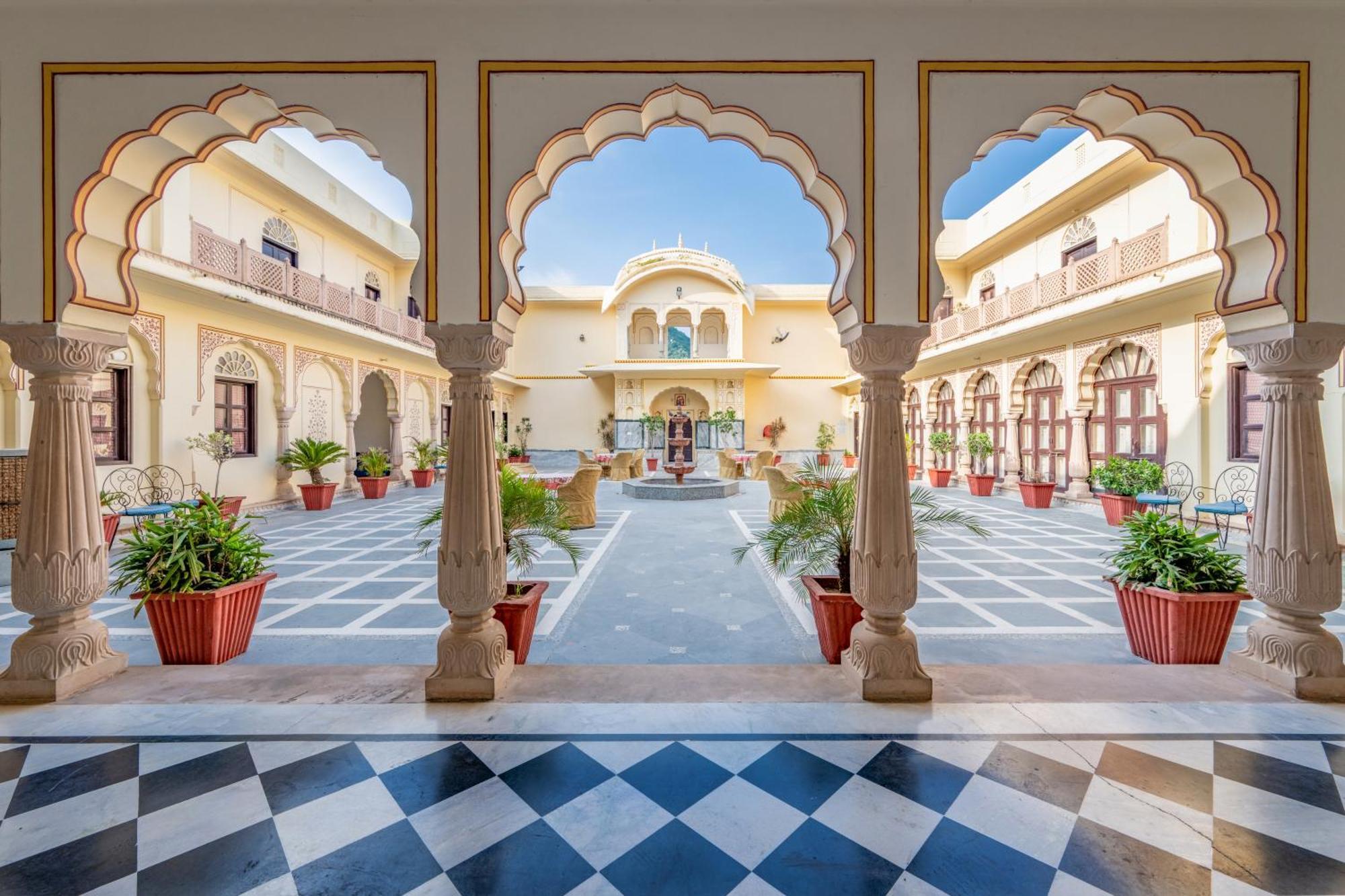 Dhulagarh Heritage Palace Hotel Near Jaipur Bānskhoh Exteriör bild