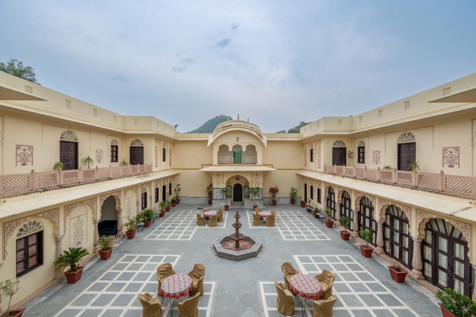 Dhulagarh Heritage Palace Hotel Near Jaipur Bānskhoh Exteriör bild