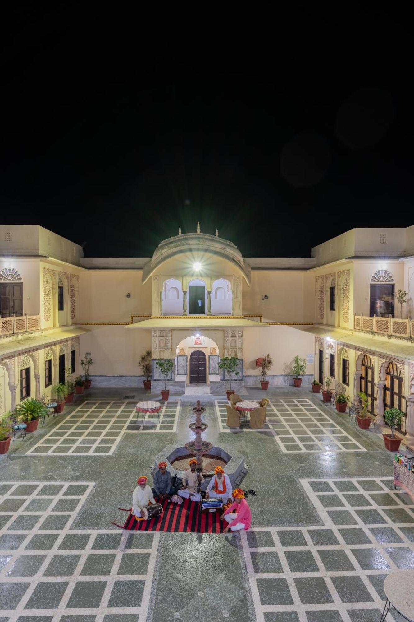 Dhulagarh Heritage Palace Hotel Near Jaipur Bānskhoh Exteriör bild