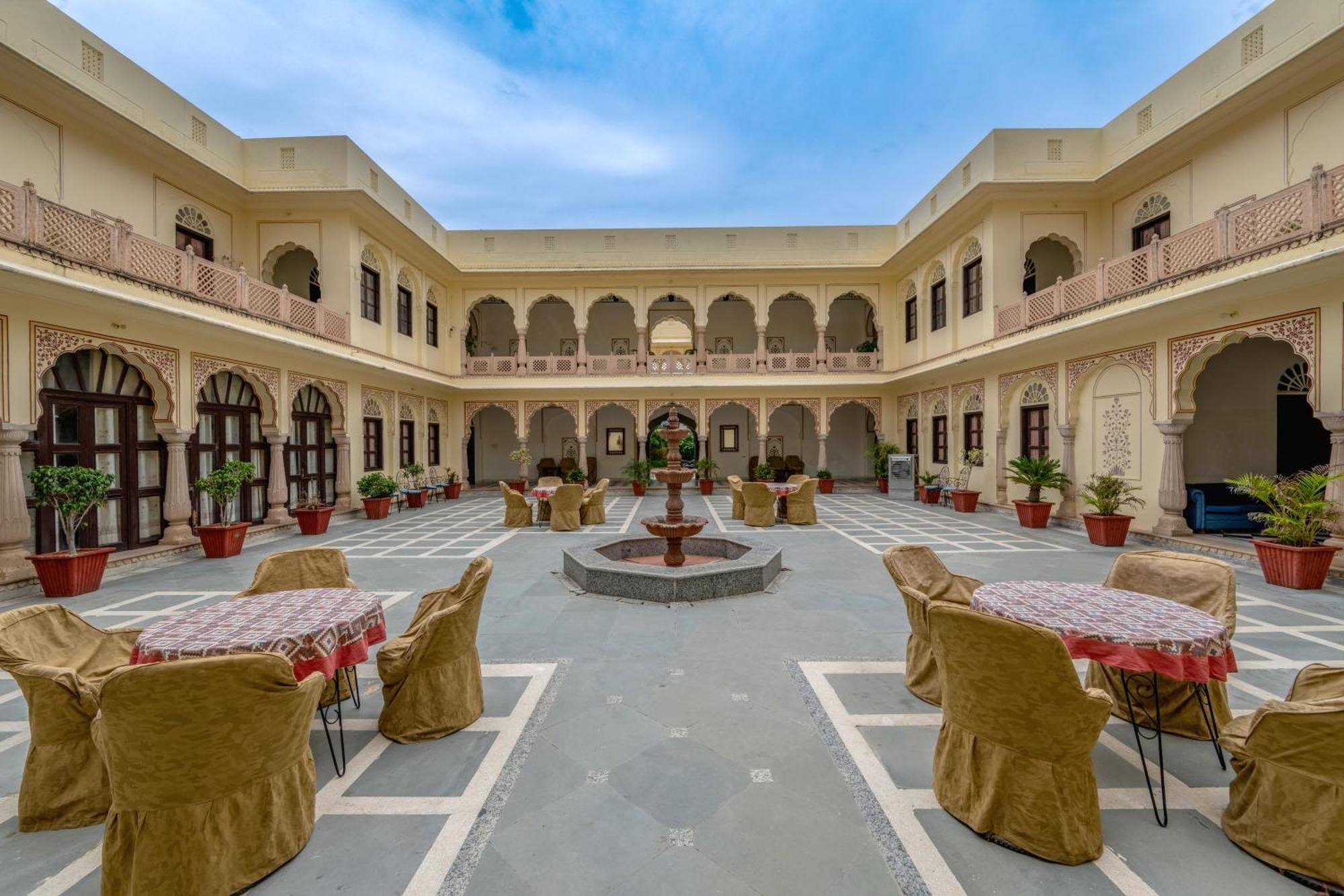 Dhulagarh Heritage Palace Hotel Near Jaipur Bānskhoh Exteriör bild