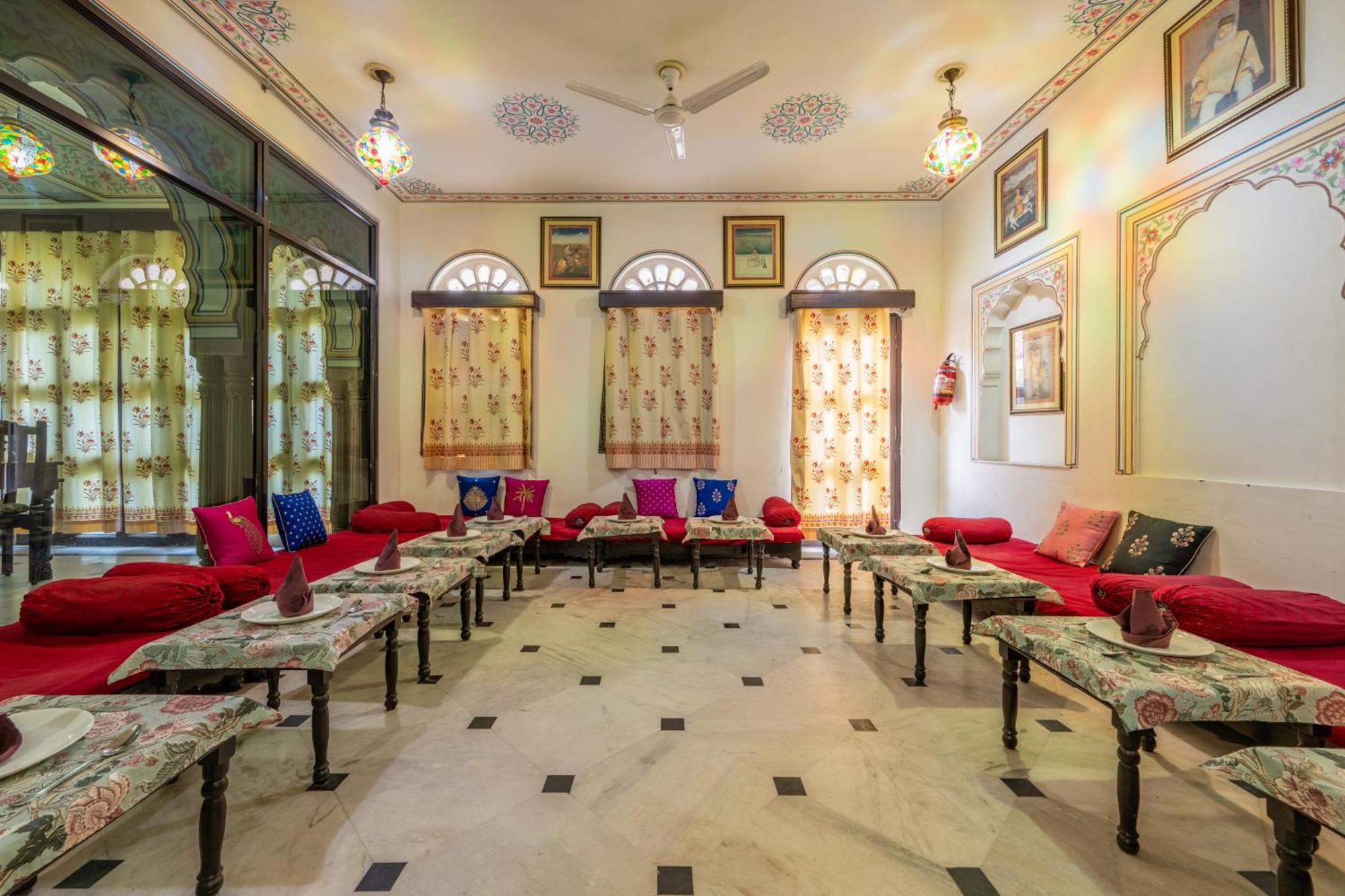 Dhulagarh Heritage Palace Hotel Near Jaipur Bānskhoh Exteriör bild
