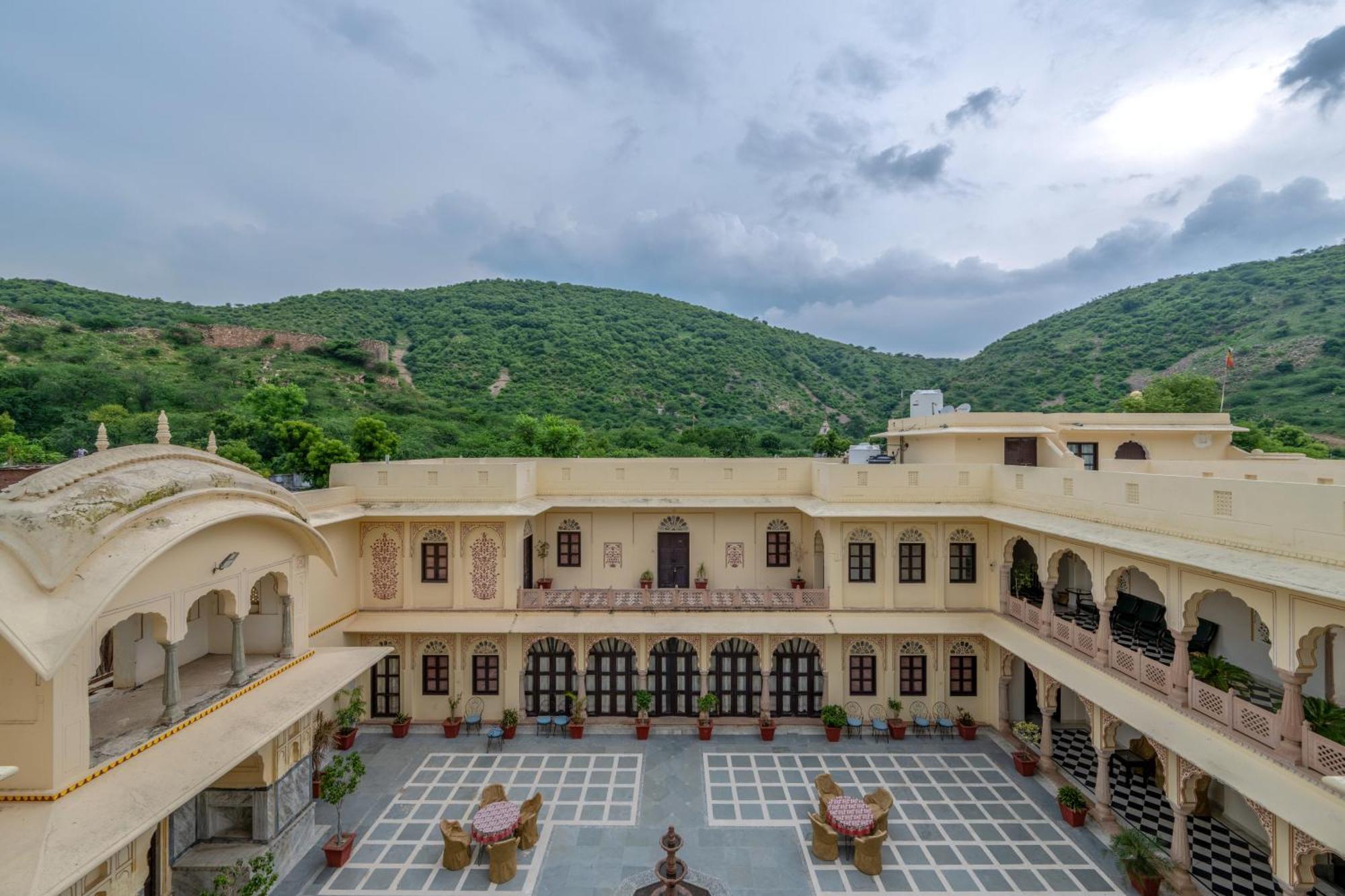 Dhulagarh Heritage Palace Hotel Near Jaipur Bānskhoh Exteriör bild