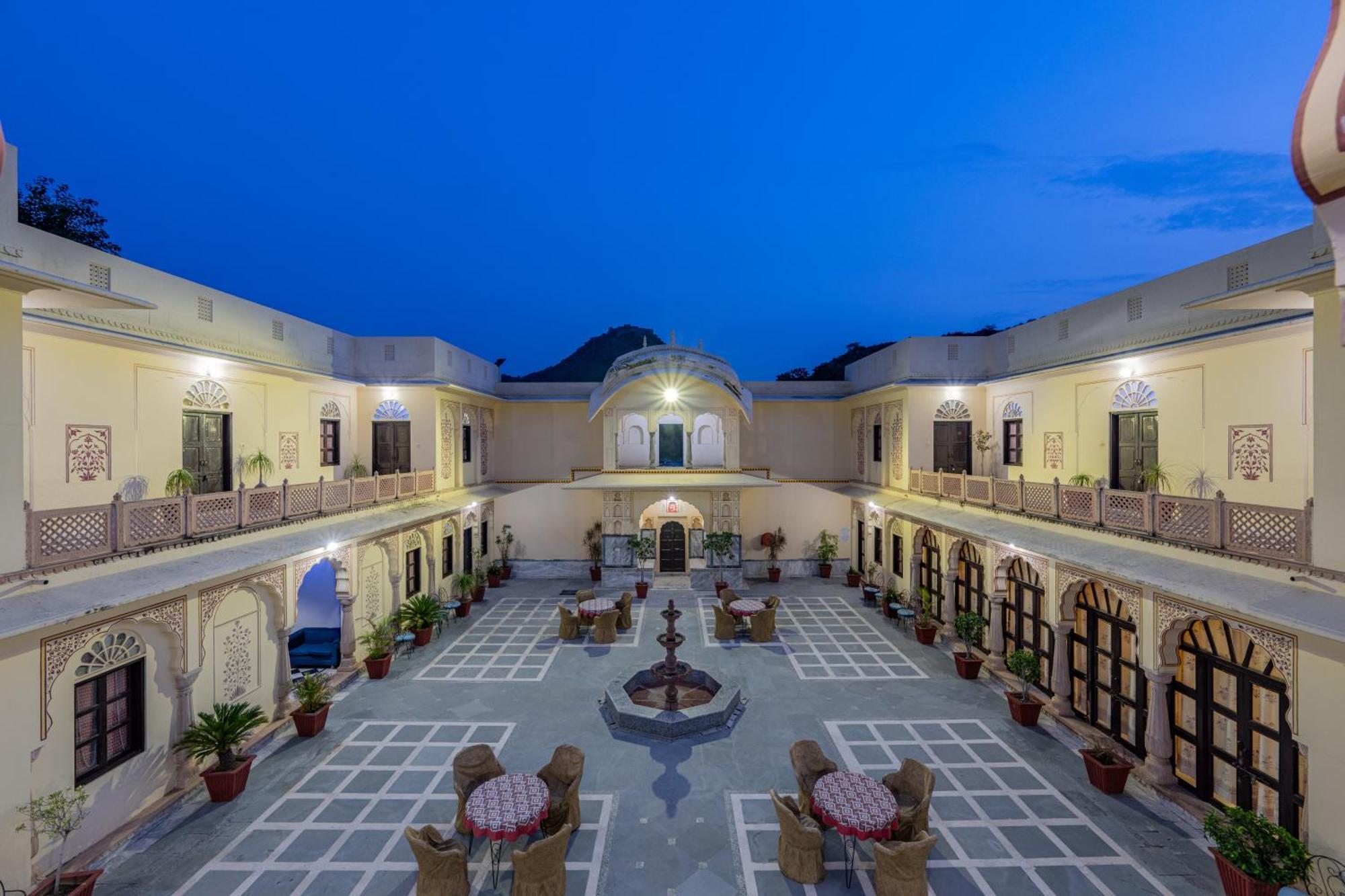 Dhulagarh Heritage Palace Hotel Near Jaipur Bānskhoh Exteriör bild