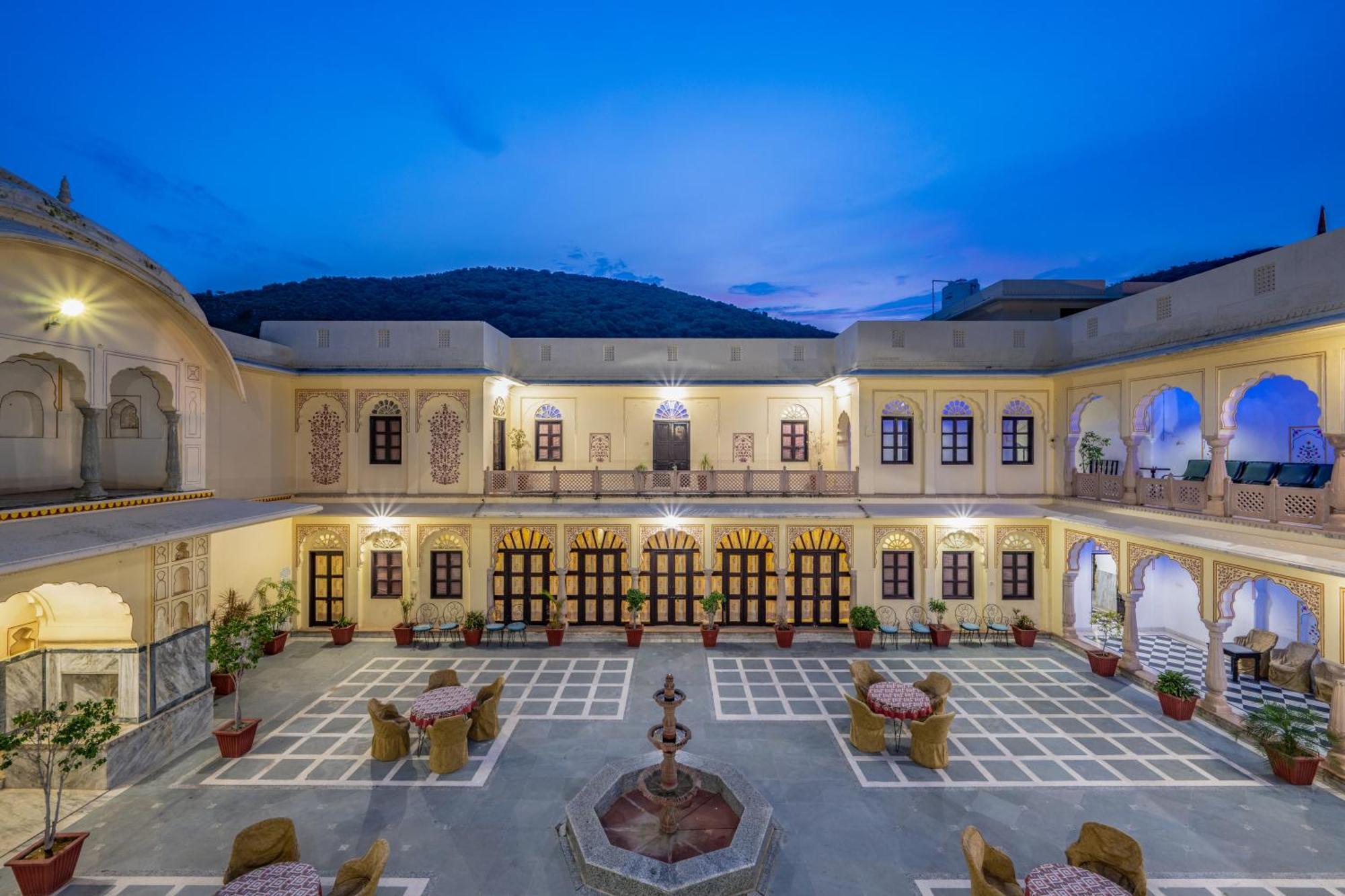 Dhulagarh Heritage Palace Hotel Near Jaipur Bānskhoh Exteriör bild