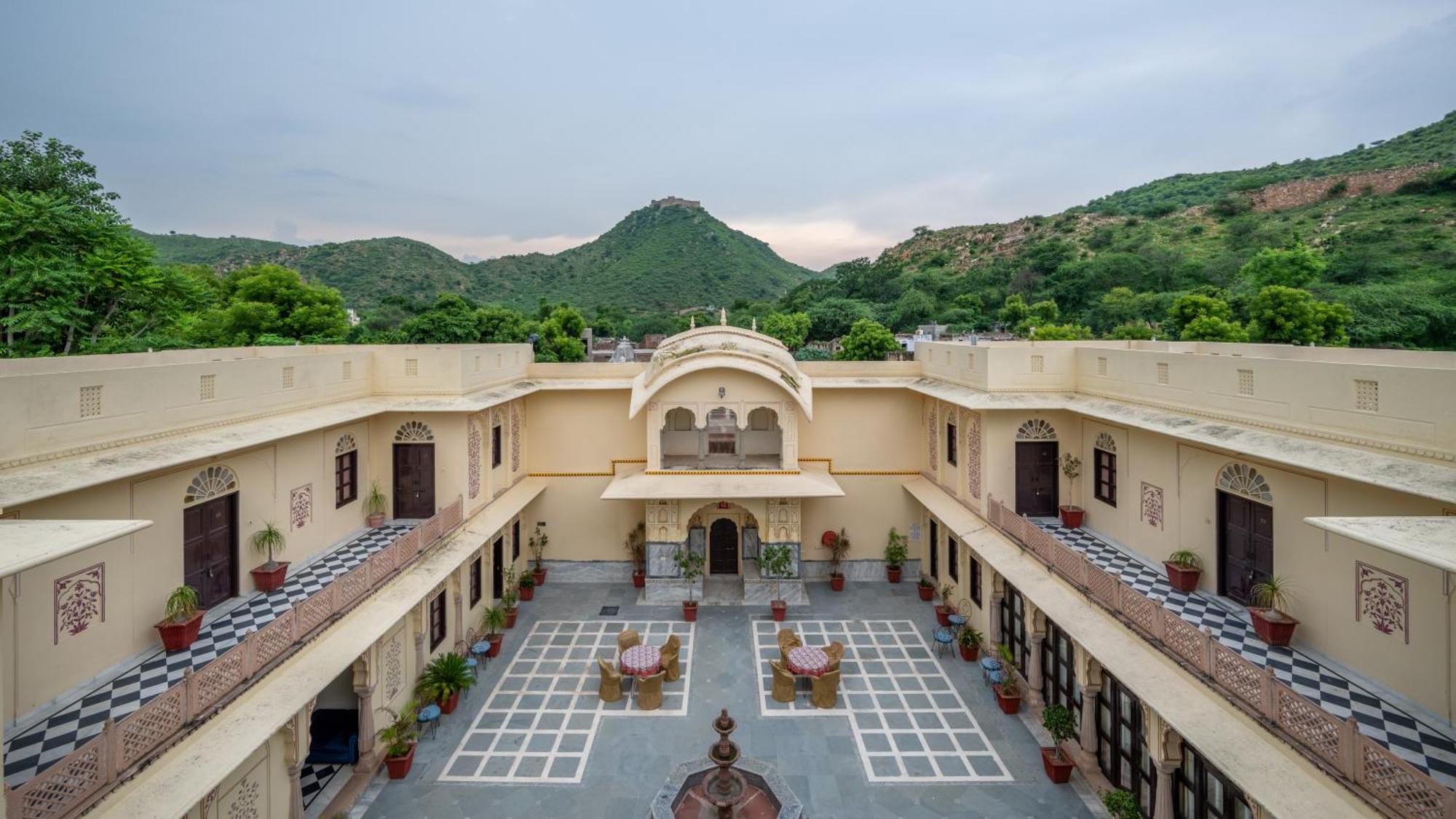 Dhulagarh Heritage Palace Hotel Near Jaipur Bānskhoh Exteriör bild
