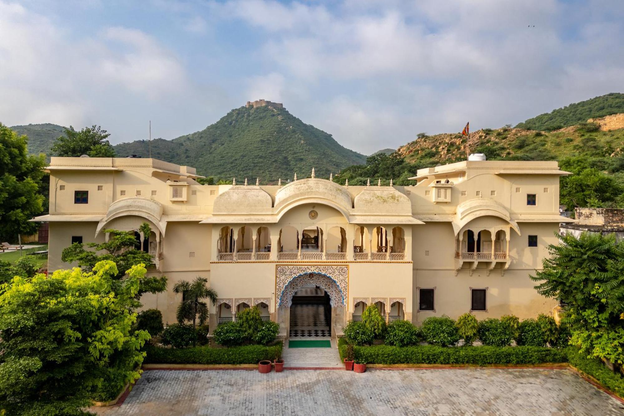 Dhulagarh Heritage Palace Hotel Near Jaipur Bānskhoh Exteriör bild