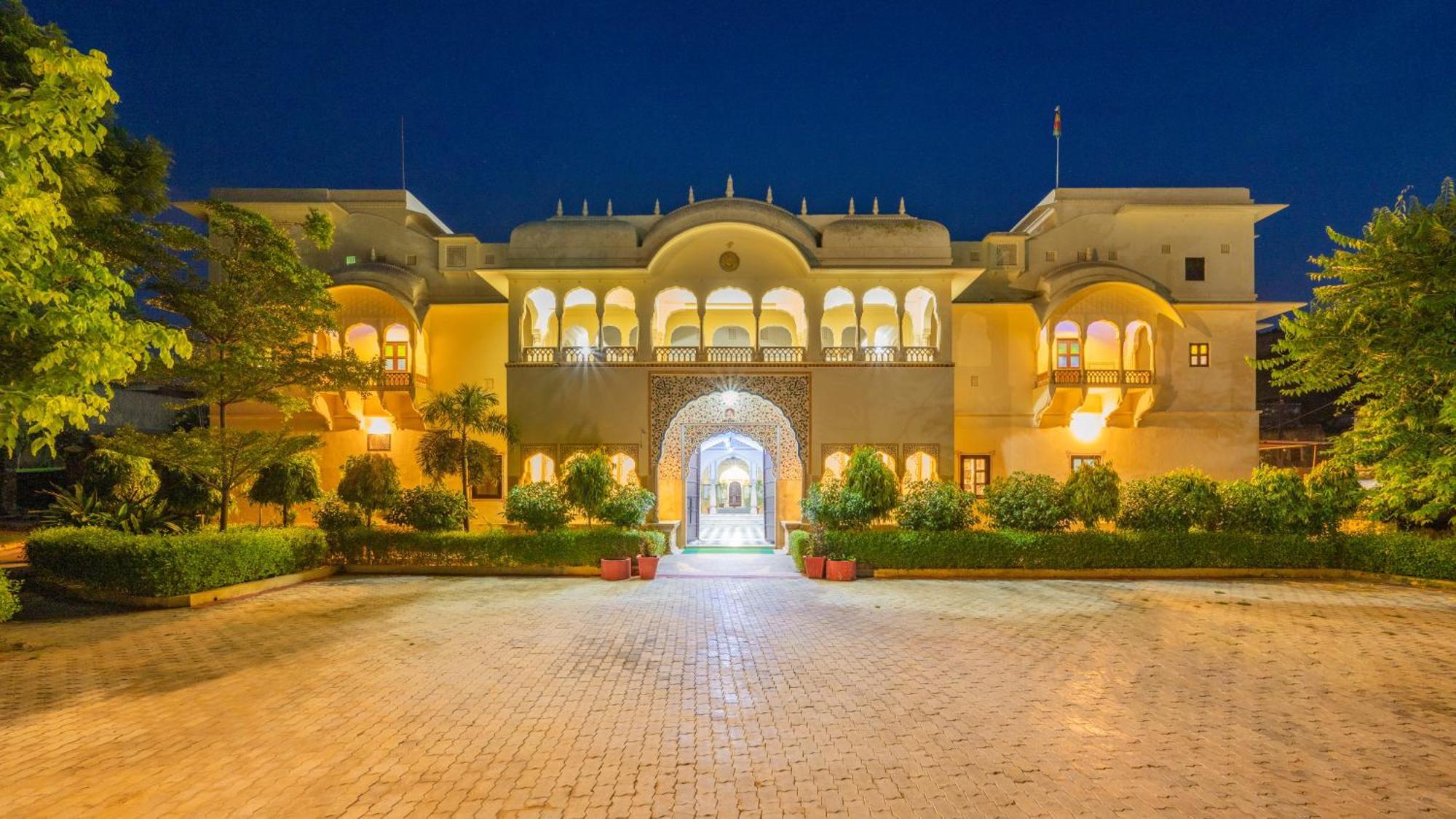 Dhulagarh Heritage Palace Hotel Near Jaipur Bānskhoh Exteriör bild